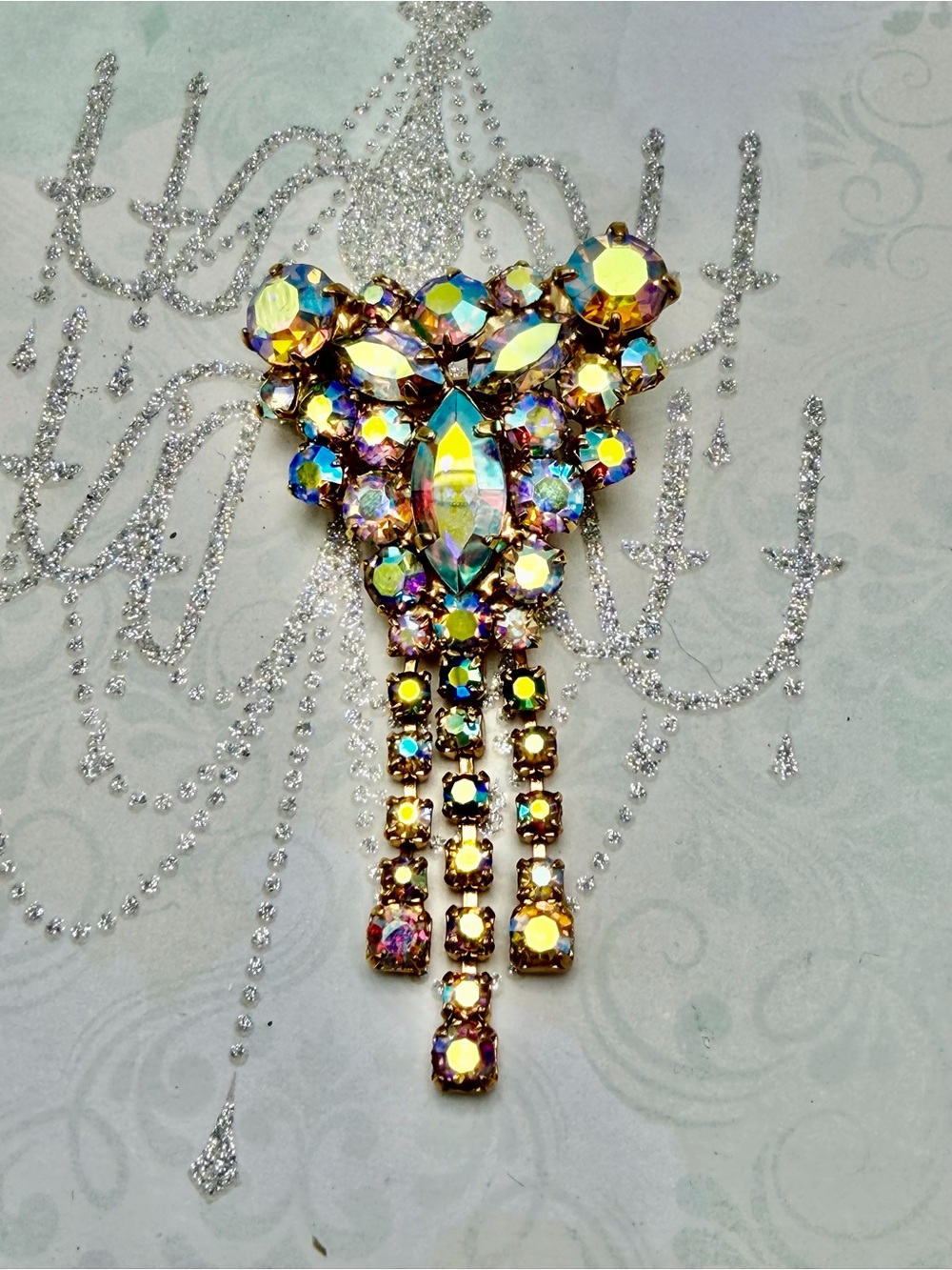 🎃🎃Vintage Aurora Crystal Drop Brooch - Gold Tone, Iridescent #cz429